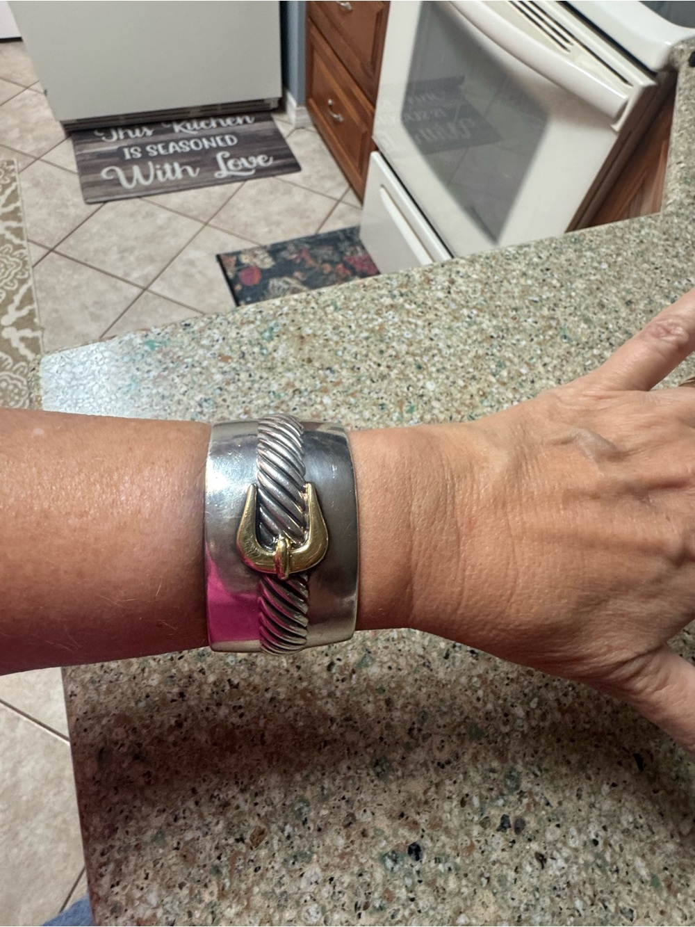 David Yurman wide cuff with 18k Buckle Rare 😳❤️ - Picture 16 of 17